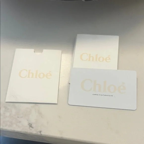 Elegant Cream Leather Chloe Shoulder Bag - Picture 3 of 6